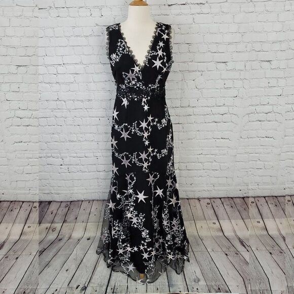 FOXIEDOX 𝅺Astra Embroidered Trumpet Gown S NWT - Picture 3 of 7